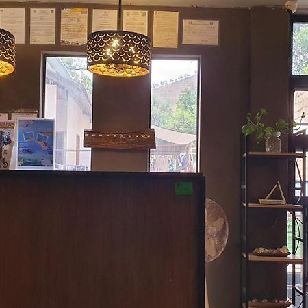 Aj Tourist Inn Coron Bagian luar foto