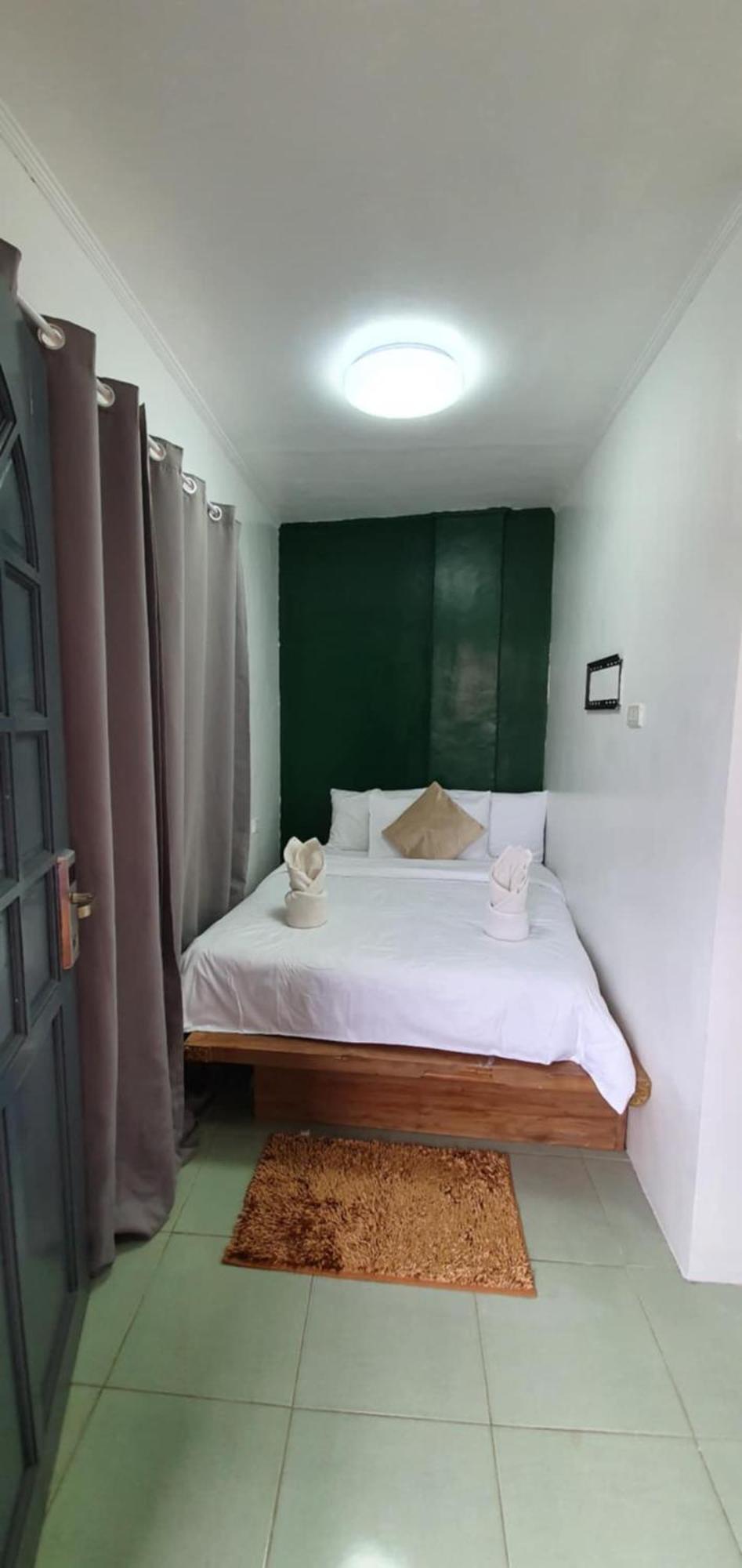 Aj Tourist Inn Coron Bagian luar foto