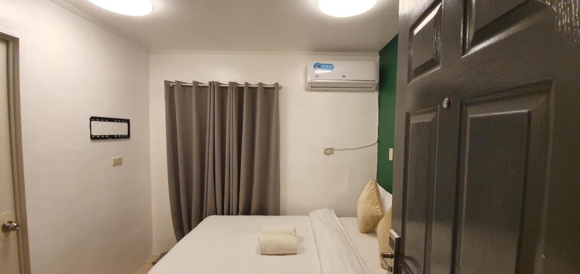 Aj Tourist Inn Coron Bagian luar foto