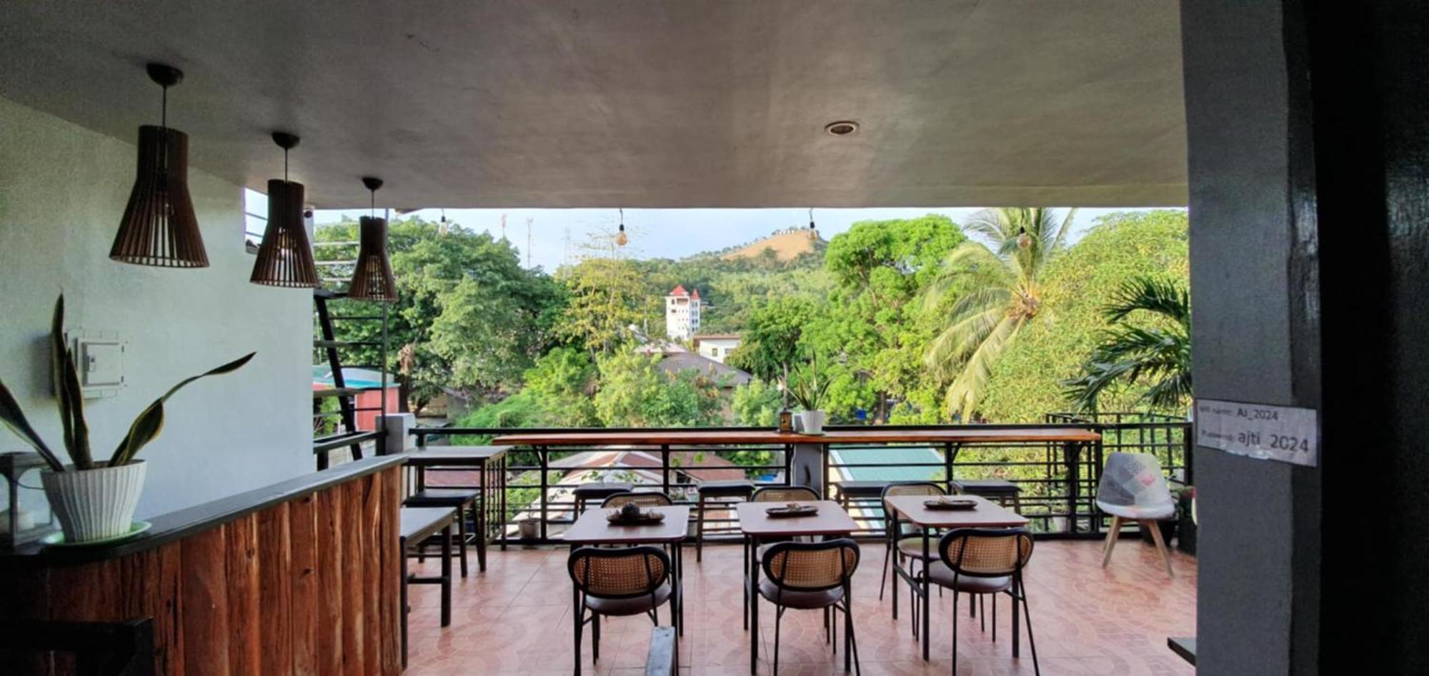 Aj Tourist Inn Coron Bagian luar foto