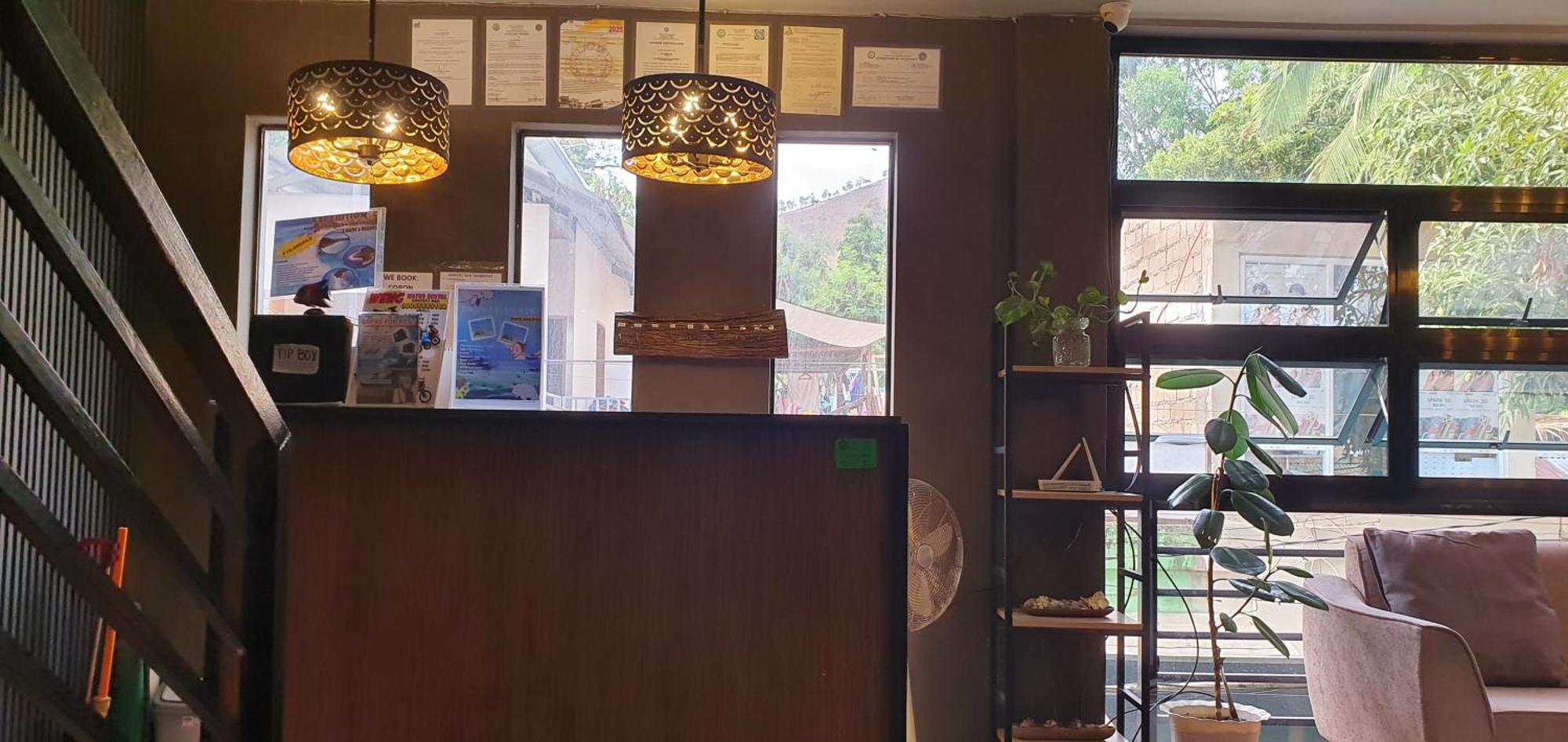 Aj Tourist Inn Coron Bagian luar foto